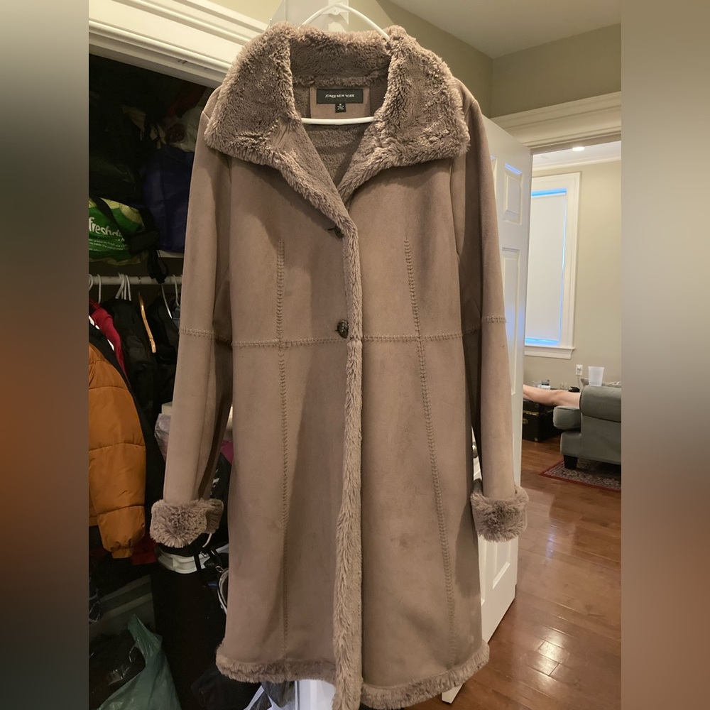 Jones New York Beautiful Olive Suede Coat size M